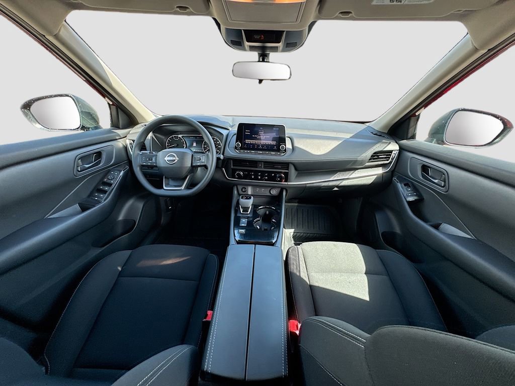 Used 2025 Nissan Rogue S image 13