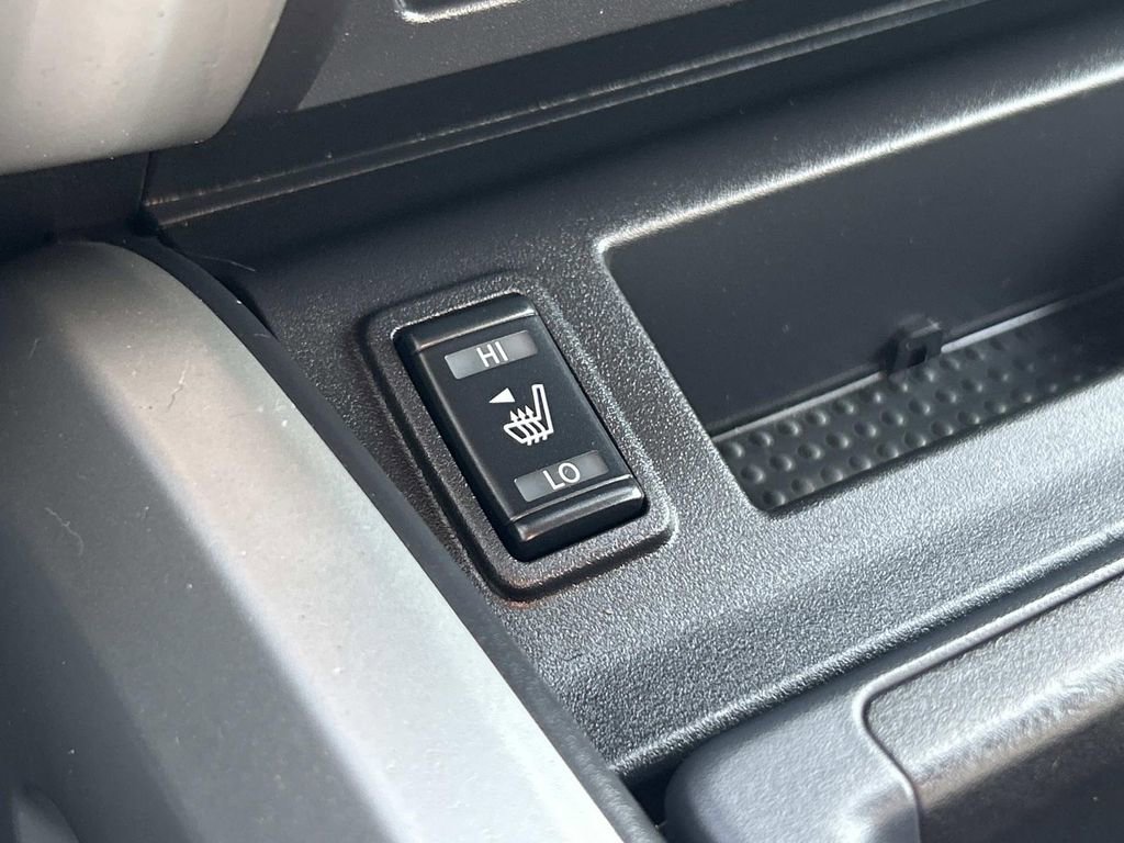 Used 2020 Nissan Titan SL image 35