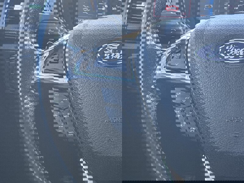 Used 2018 Ford Fusion SE w/ Equipment Group 201A image 24