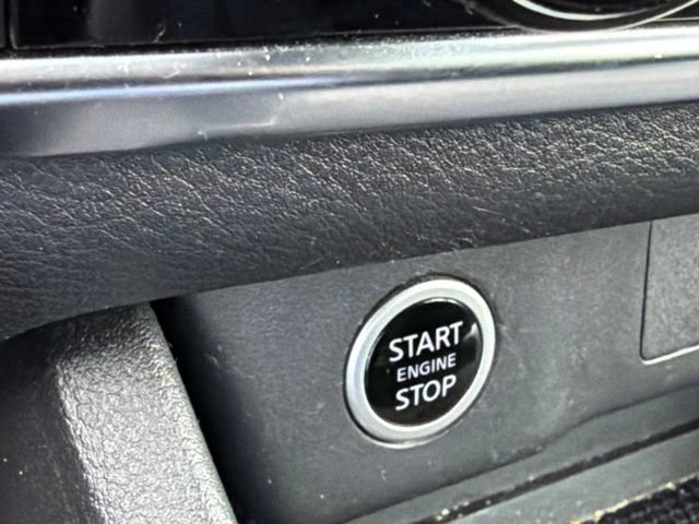 Used 2023 Nissan Rogue S FWD image 19