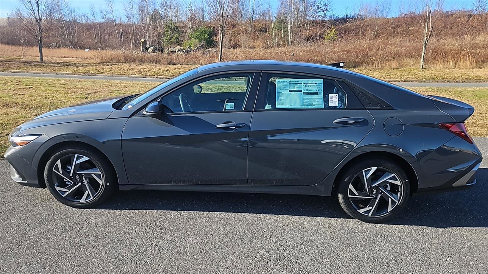 New 2025 Hyundai Elantra Sport image 4