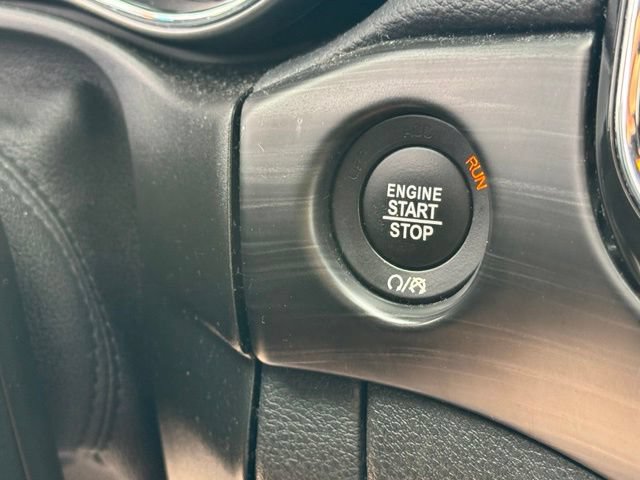 Used 2022 Jeep Grand Cherokee Laredo X AWD/4WD image 18