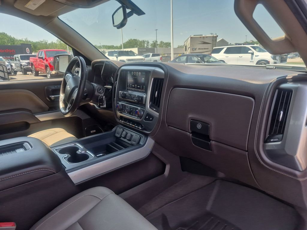 Used 2017 Chevrolet Silverado 1500 LTZ Z71 w/ LTZ Plus Package AWD/4WD image 30