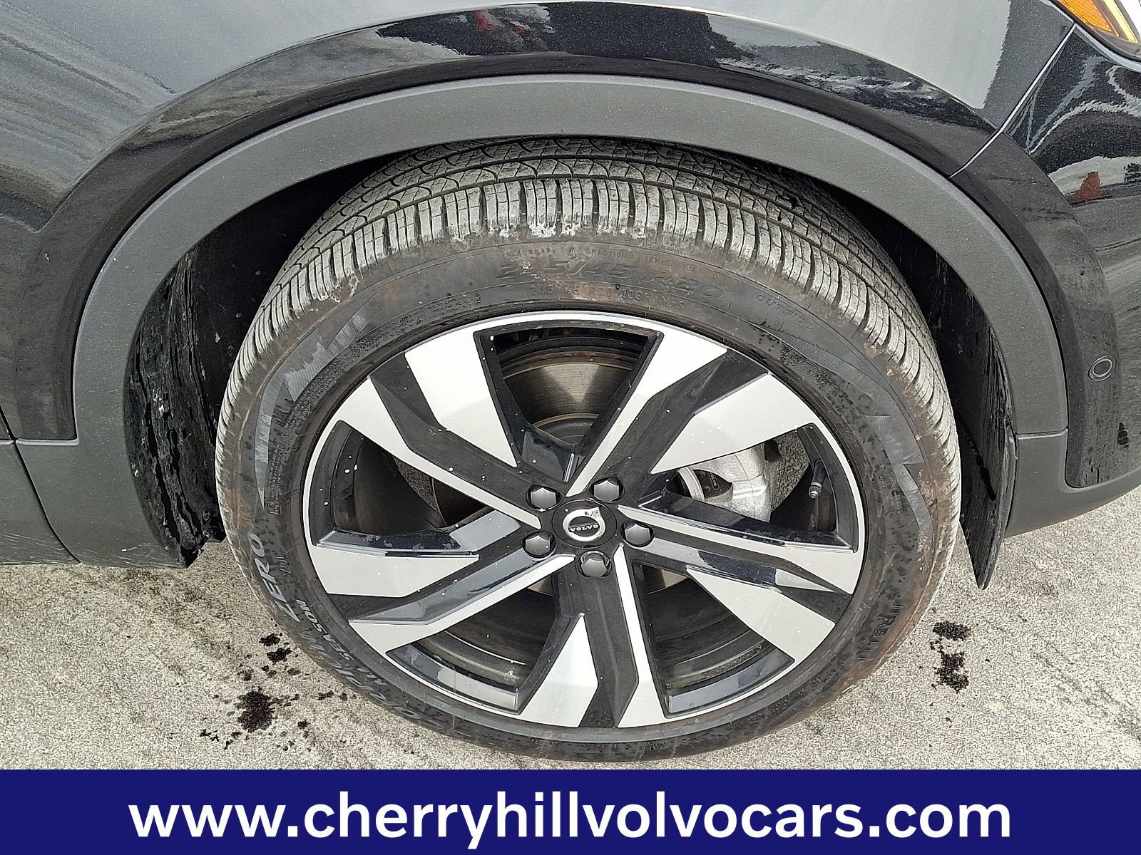 Certified 2025 Volvo XC40 B5 Ultra w/ Climate Package image 9