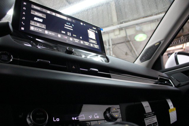 New 2026 Mitsubishi Outlander SE FWD image 11