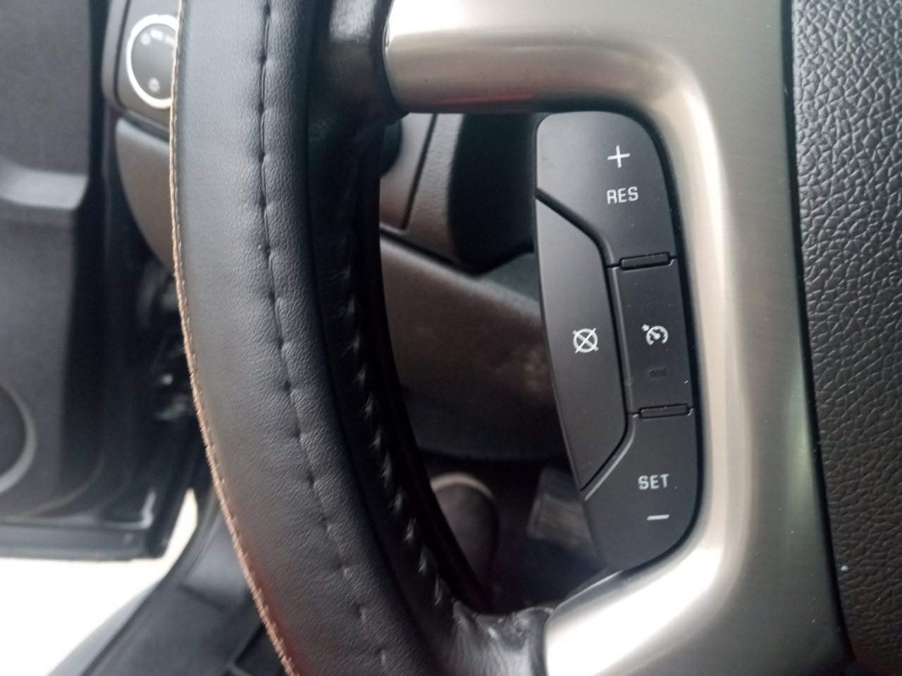 Used 2013 GMC Yukon SLE w/ Convenience Package image 14