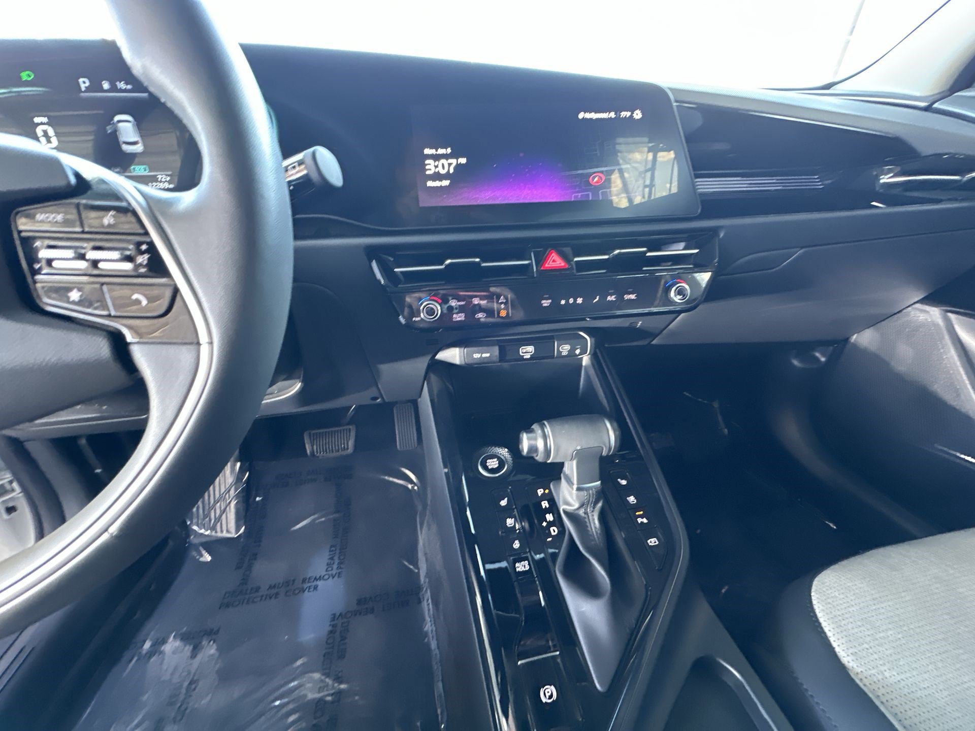 Certified 2024 Kia Niro SX image 24