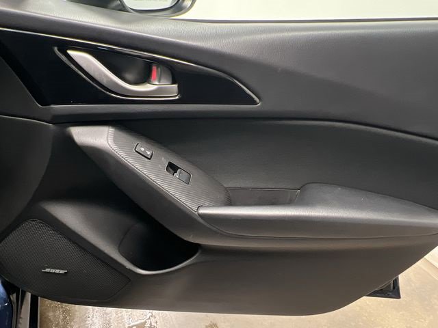 Used 2016 MAZDA MAZDA3 i Touring w/ Popular Equipment Package image 23