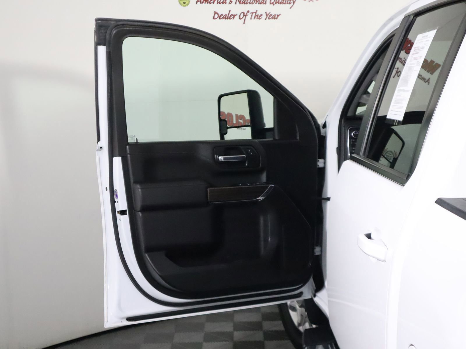 Used 2023 Chevrolet Silverado 2500 LT w/ Convenience Package image 23