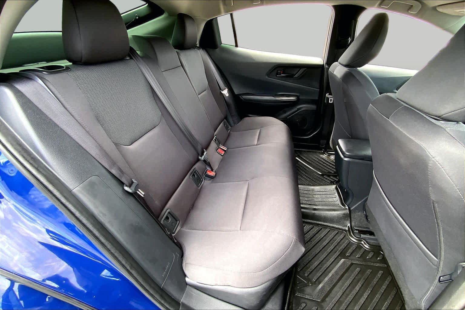 Used 2025 Toyota Prius LE FWD image 19