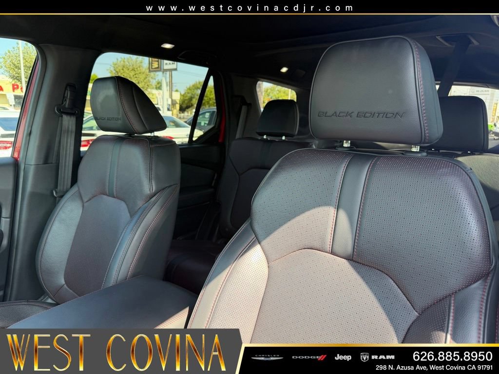 Used 2025 Honda Pilot Black Edition image 18