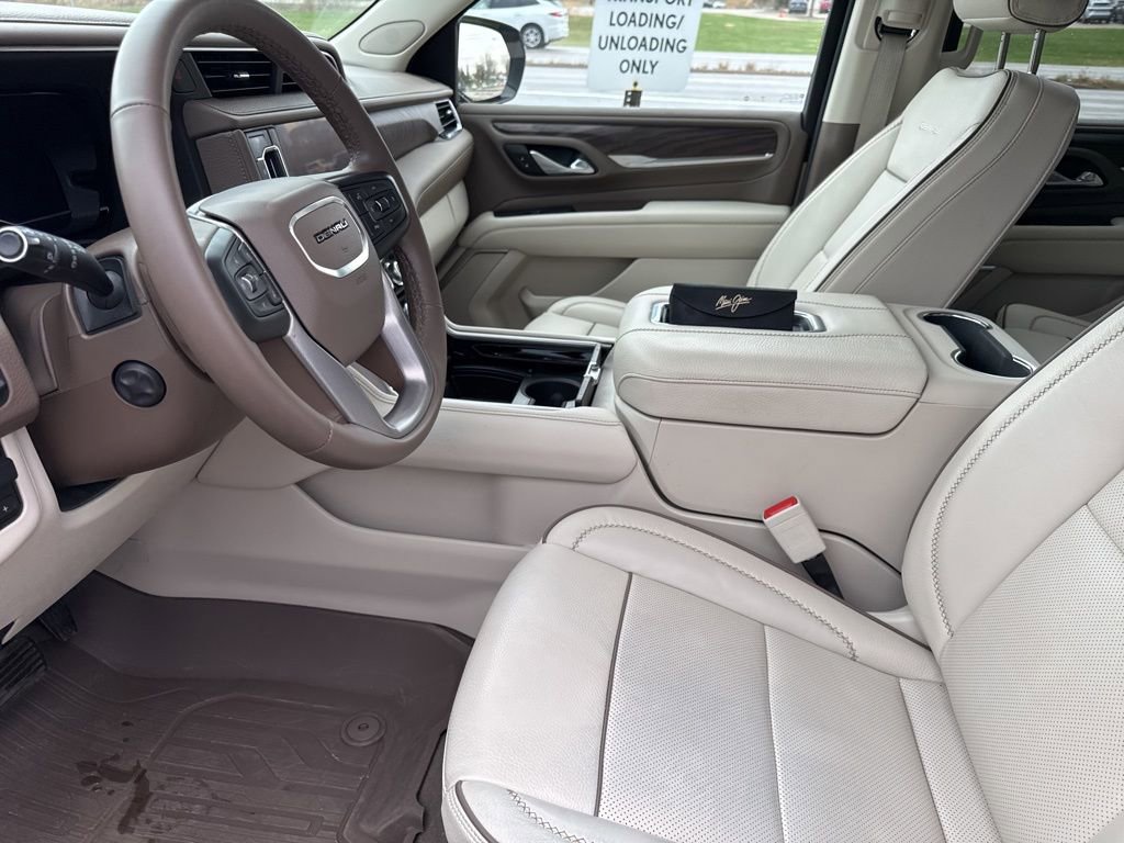 Used 2024 GMC Yukon XL Denali w/ Max Trailering Package image 14
