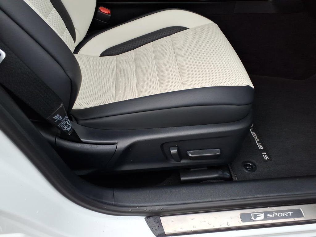 Used 2021 Lexus IS 350 F Sport RWD image 13