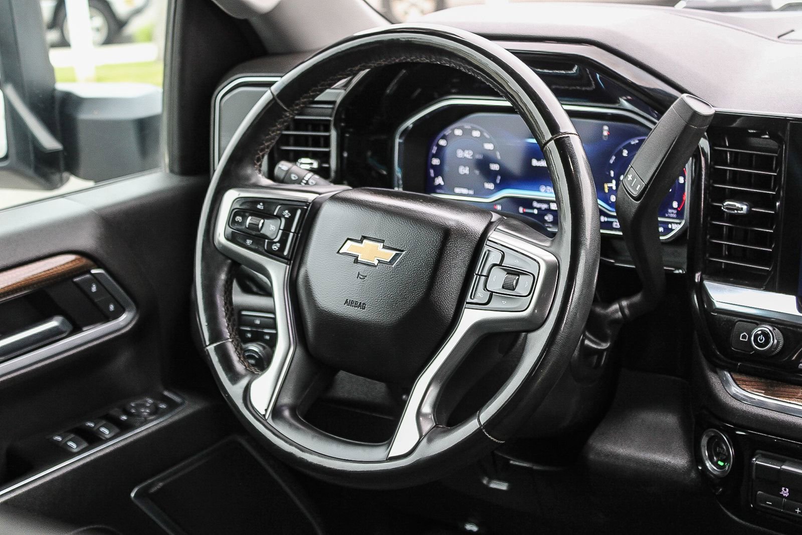 Used 2025 Chevrolet Silverado 2500 LT AWD/4WD image 14