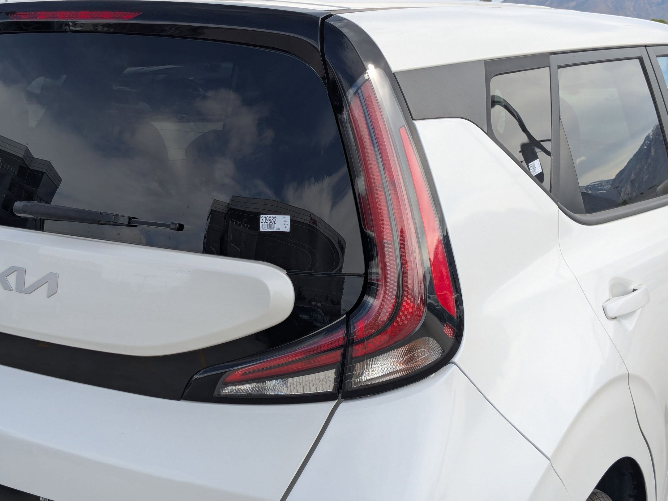 Certified 2024 Kia Soul LX w/ Option Group 015 FWD image 11