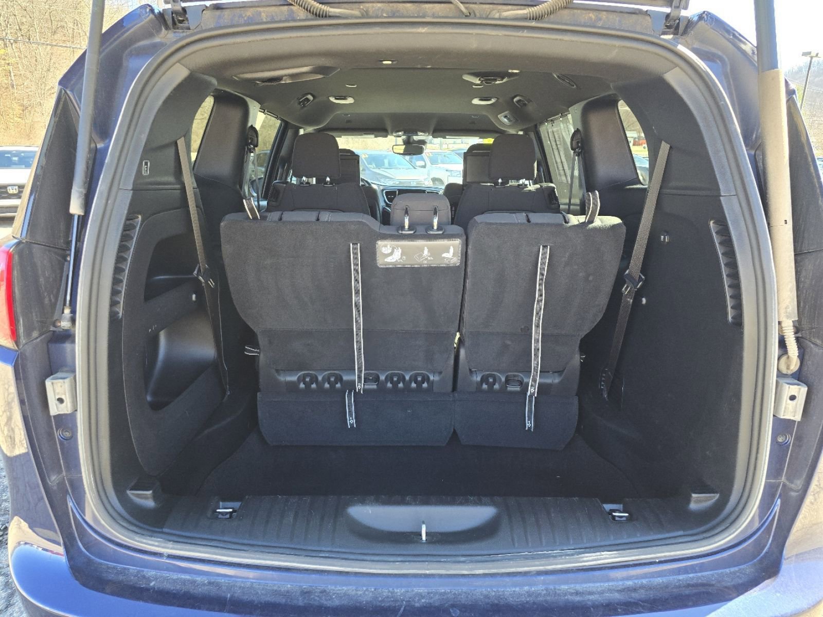 Used 2019 Chrysler Pacifica Touring Plus w/ Advanced Safetytec Group image 16