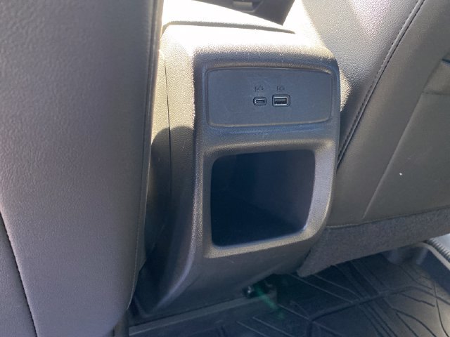 Certified 2025 Chevrolet Trax RS w/ Sunroof Package FWD image 22