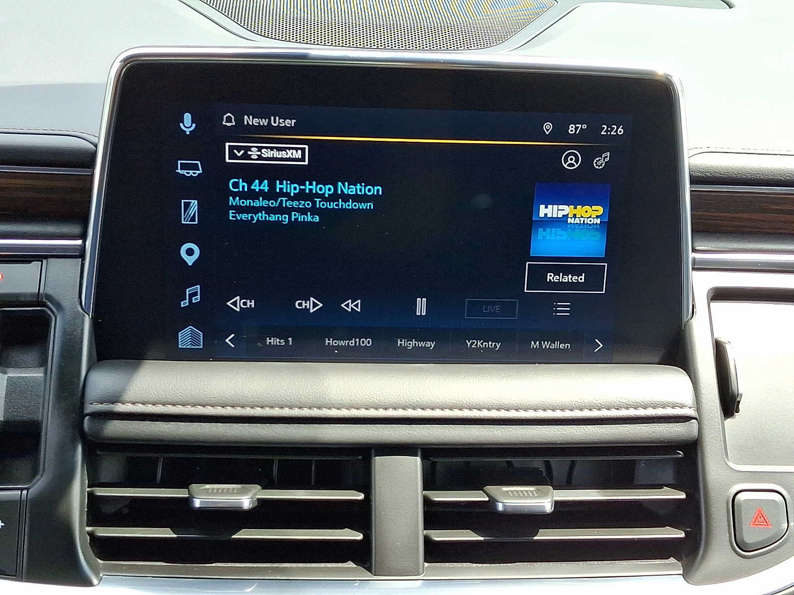 Used 2024 Chevrolet Tahoe High Country w/ Advanced Technology Package AWD/4WD image 18