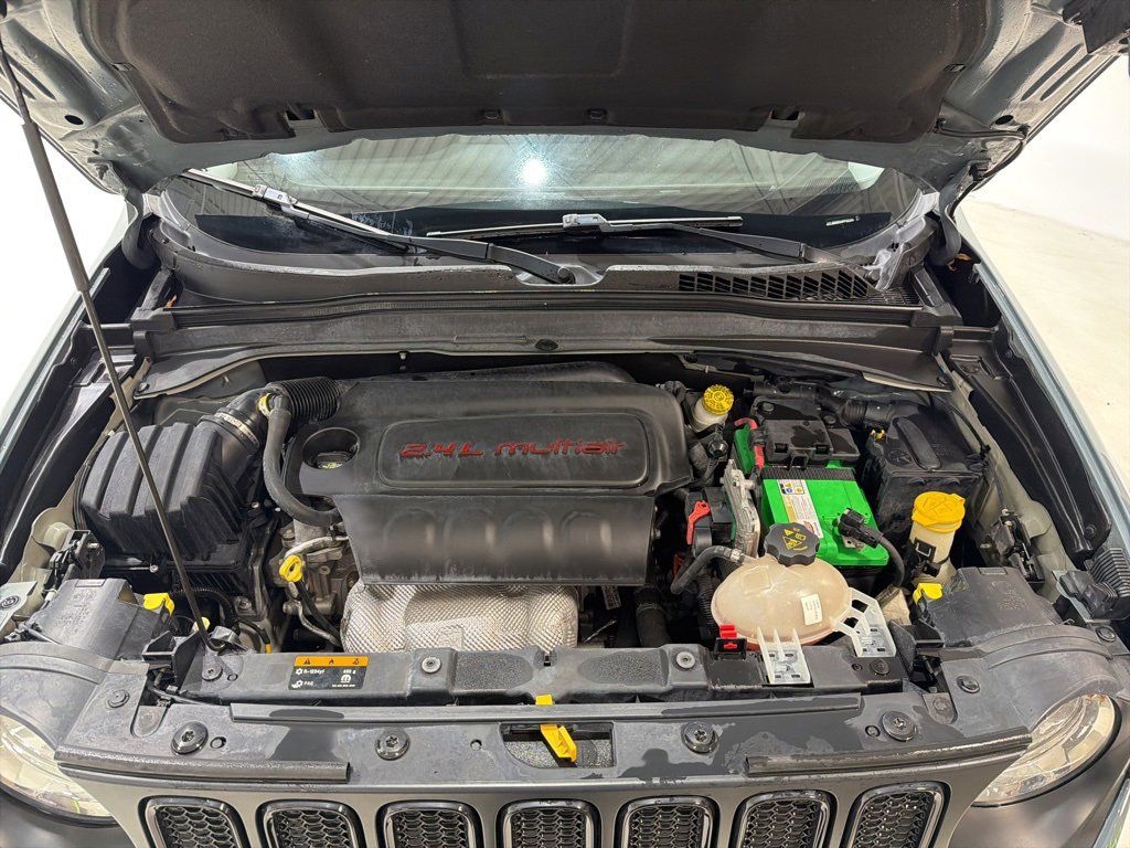 Used 2017 Jeep Renegade Altitude image 13