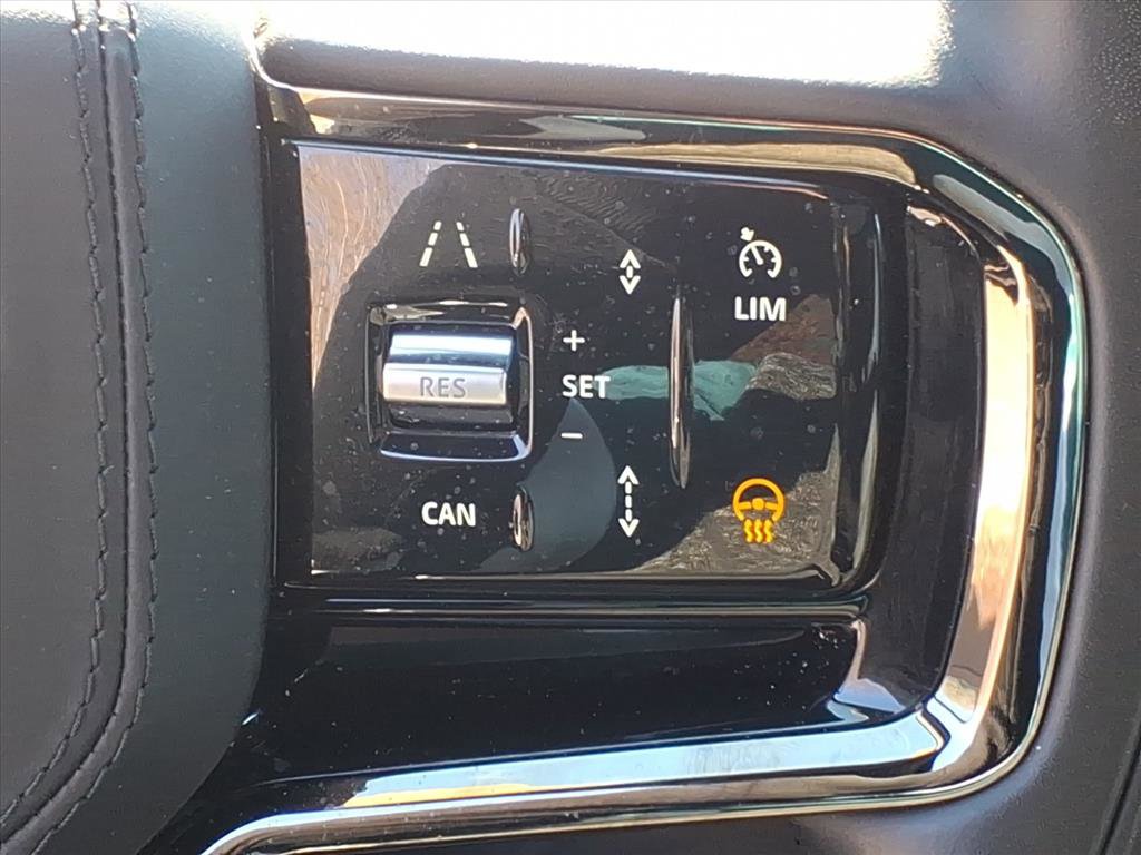 Certified 2026 Land Rover Range Rover Velar Dynamic SE image 15