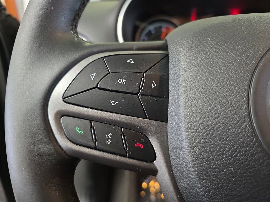 Used 2019 Jeep Cherokee Latitude Plus w/ Cold Weather Group image 19