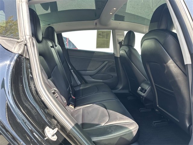 Used 2018 Tesla Model 3 Long Range image 17