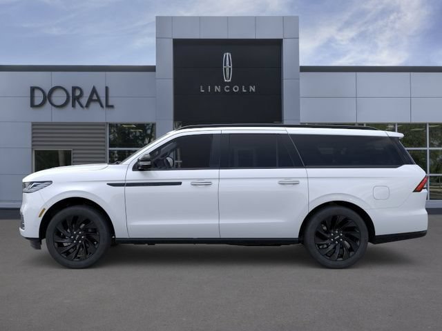 New 2026 Lincoln Navigator L Reserve w/ Jet Appearance Package AWD/4WD image 3
