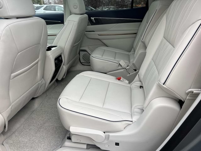 New 2026 Buick Enclave Avenir w/ Super Cruise Package FWD image 11