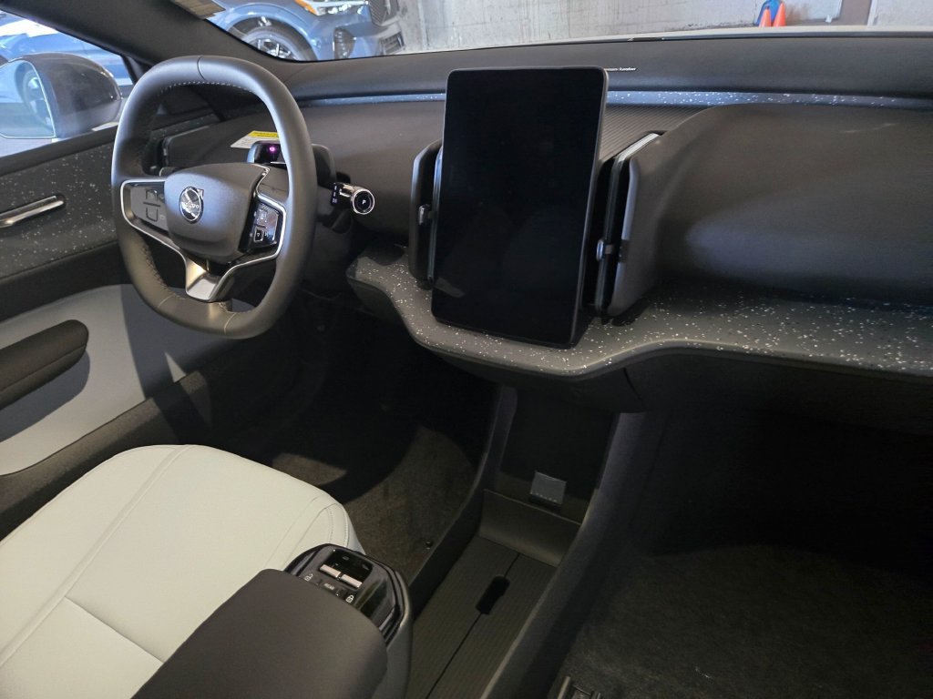 New 2026 Volvo EX30 Ultra w/ Protection Package AWD/4WD image 10