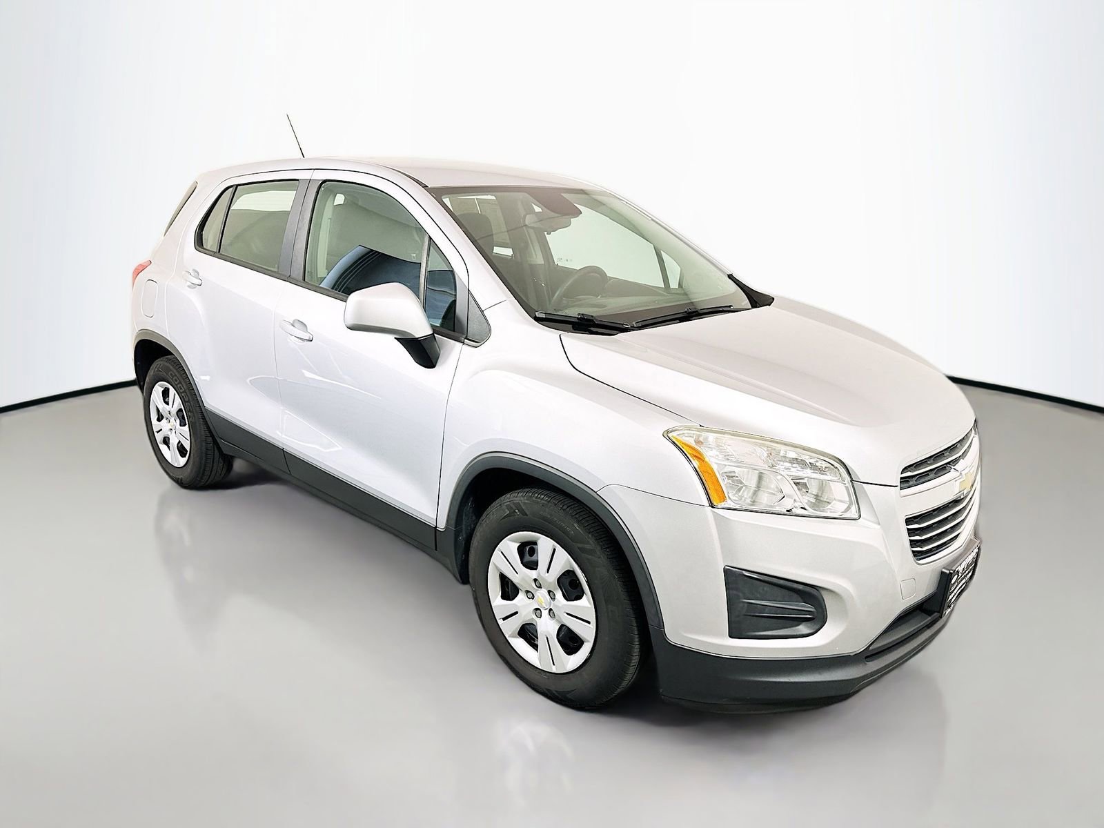 Used 2016 Chevrolet Trax LS FWD image 1