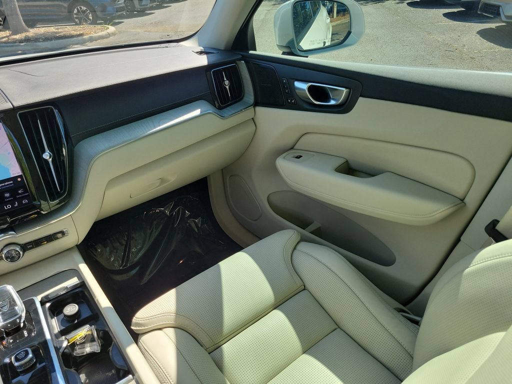 Used 2023 Volvo XC60 T8 Ultimate w/ Climate Package AWD/4WD image 18