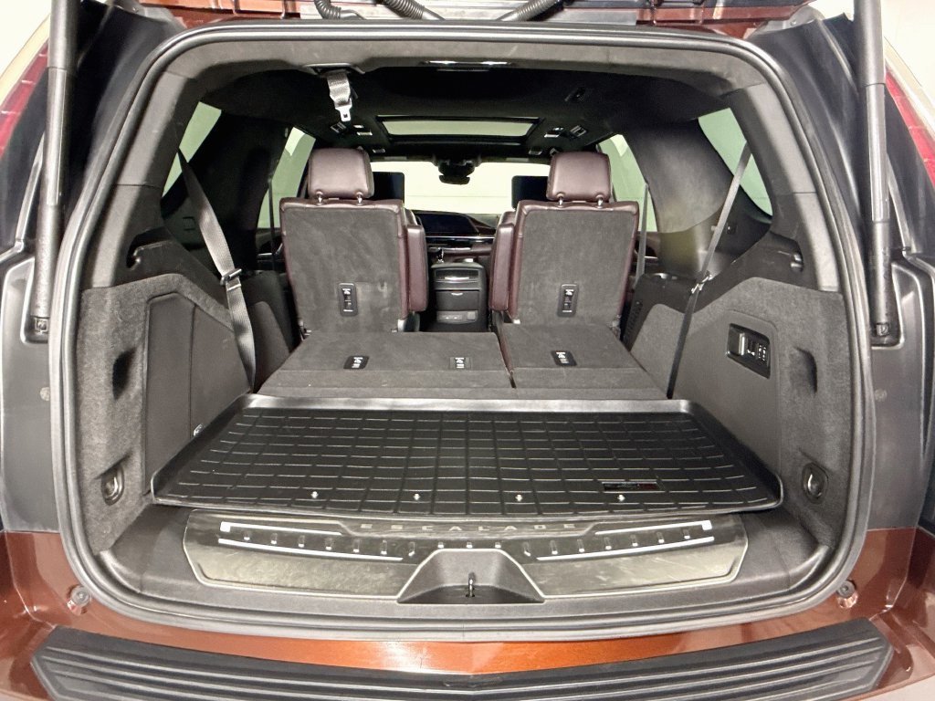 Used 2022 Cadillac Escalade Sport Platinum w/ LPO, ONYX Package AWD/4WD image 29