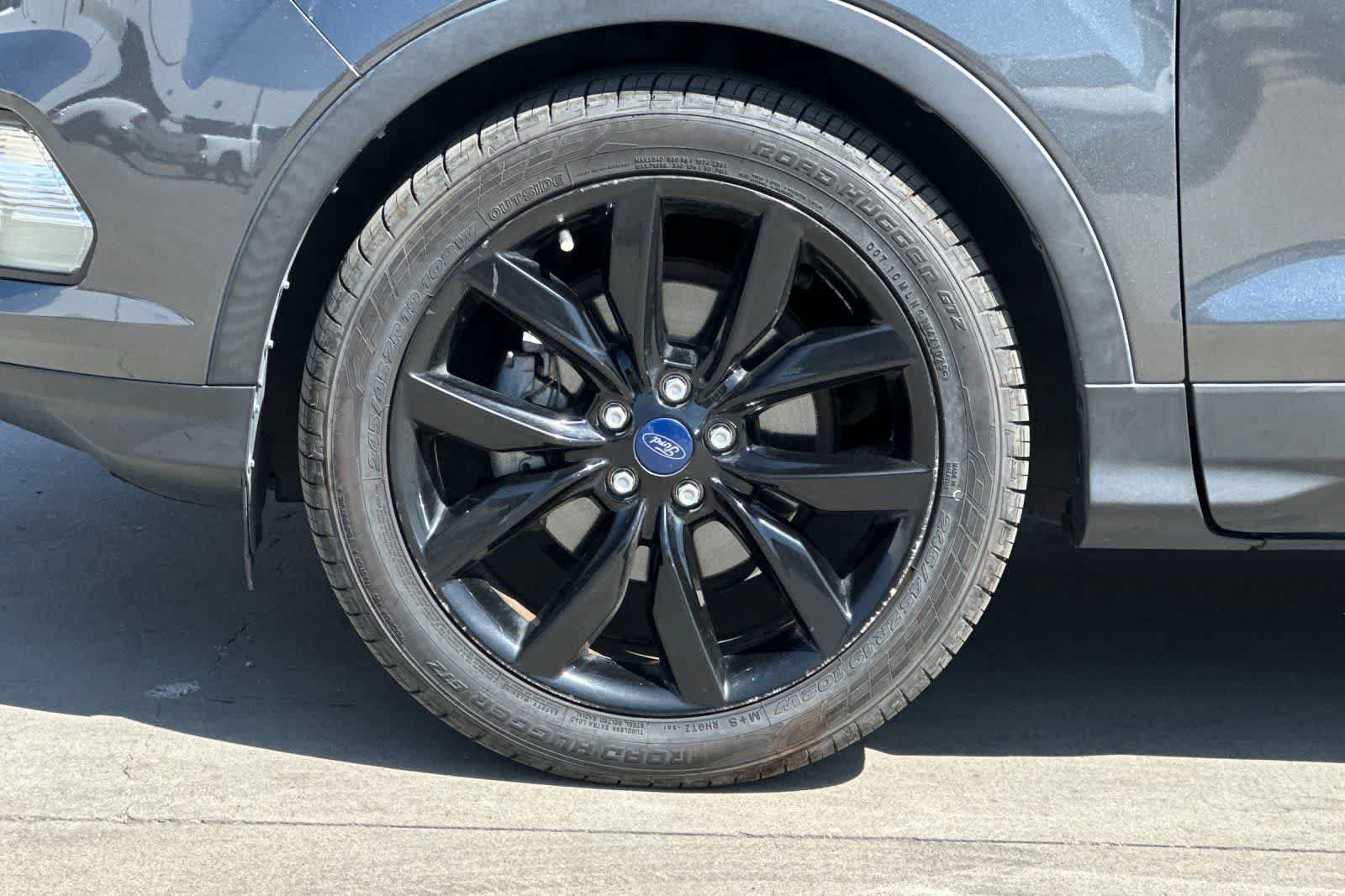 Used 2018 Ford Escape SE w/ SE Sport Appearance Package FWD image 12