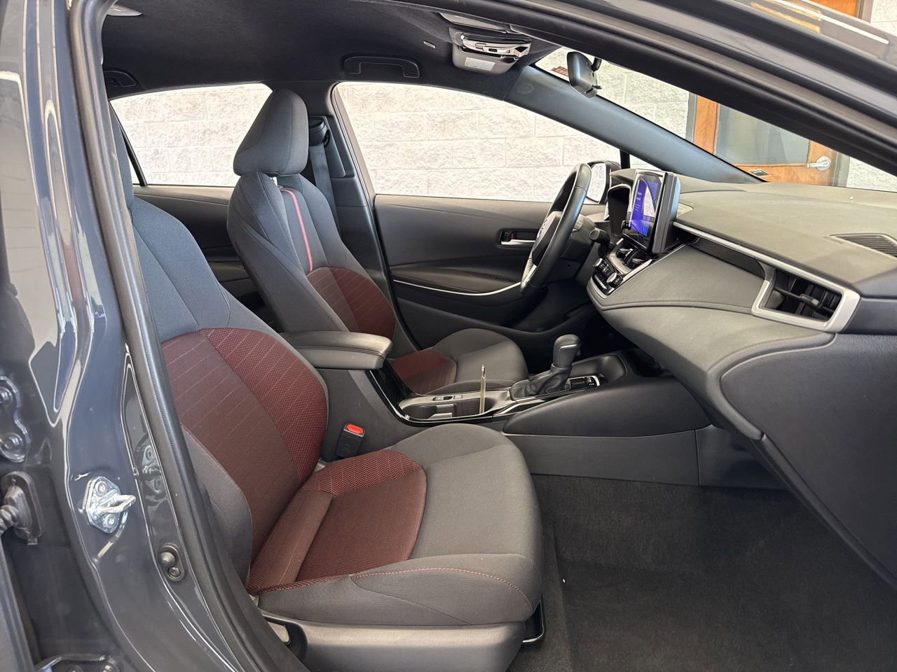 Used 2025 Toyota Corolla SE image 46