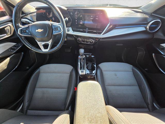 Used 2024 Chevrolet Trax LT w/ LT Convenience Package FWD image 13