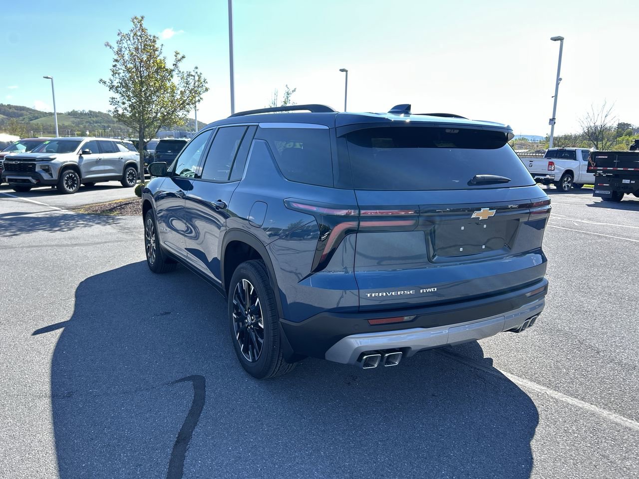 New 2026 Chevrolet Traverse LT w/ Sun and Wheel Package AWD/4WD image 5