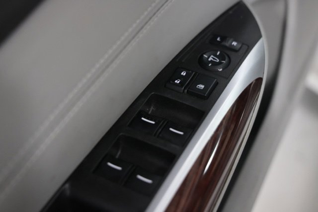 Used 2016 Acura TLX FWD image 23
