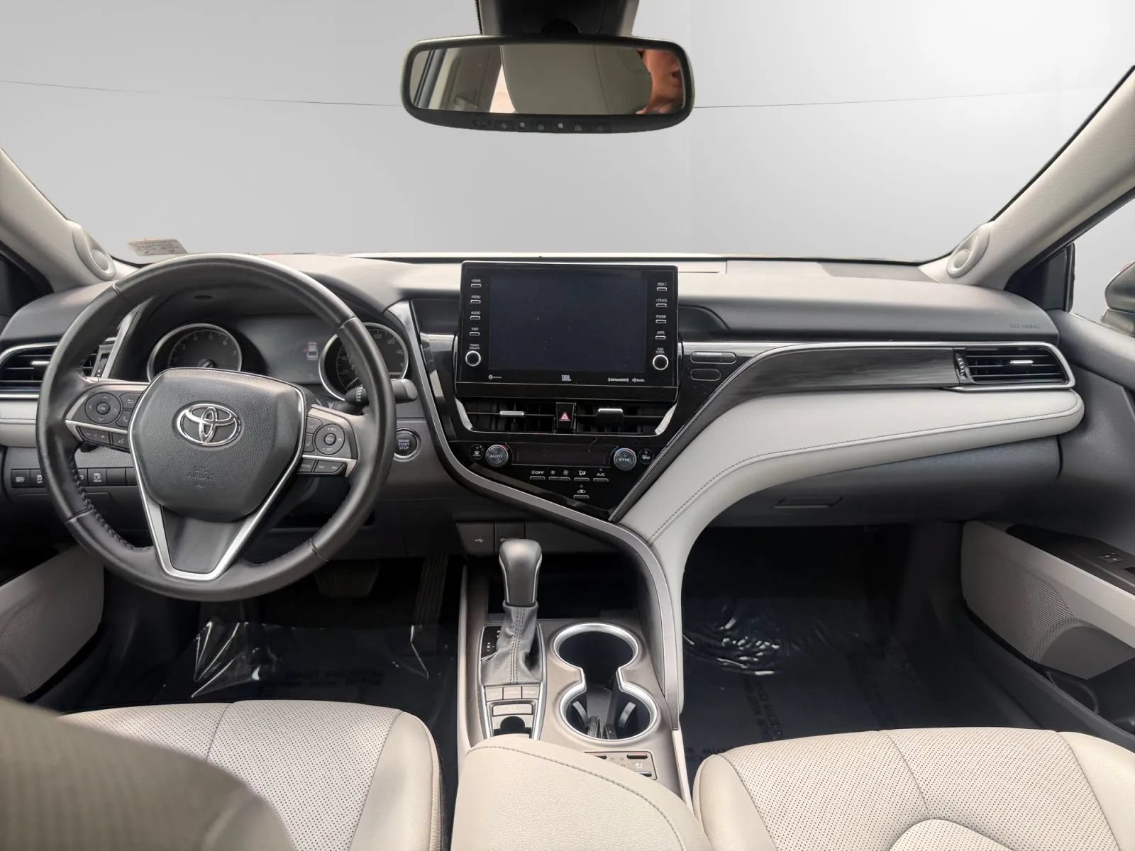 Used 2023 Toyota Camry XLE w/ Navigation Package FWD image 11