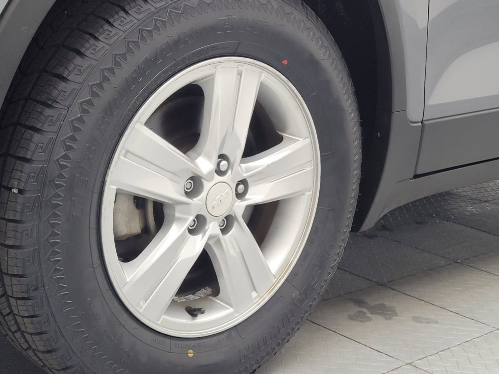 Used 2020 Chevrolet Trax LS FWD image 31
