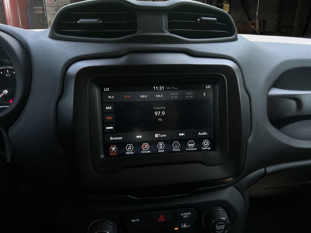 Used 2021 Jeep Renegade Latitude FWD image 23