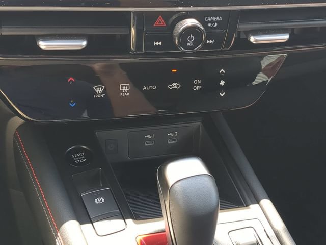 Certified 2025 Nissan Kicks SR FWD image 22
