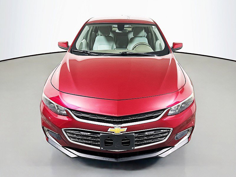 Used 2017 Chevrolet Malibu LT FWD image 2