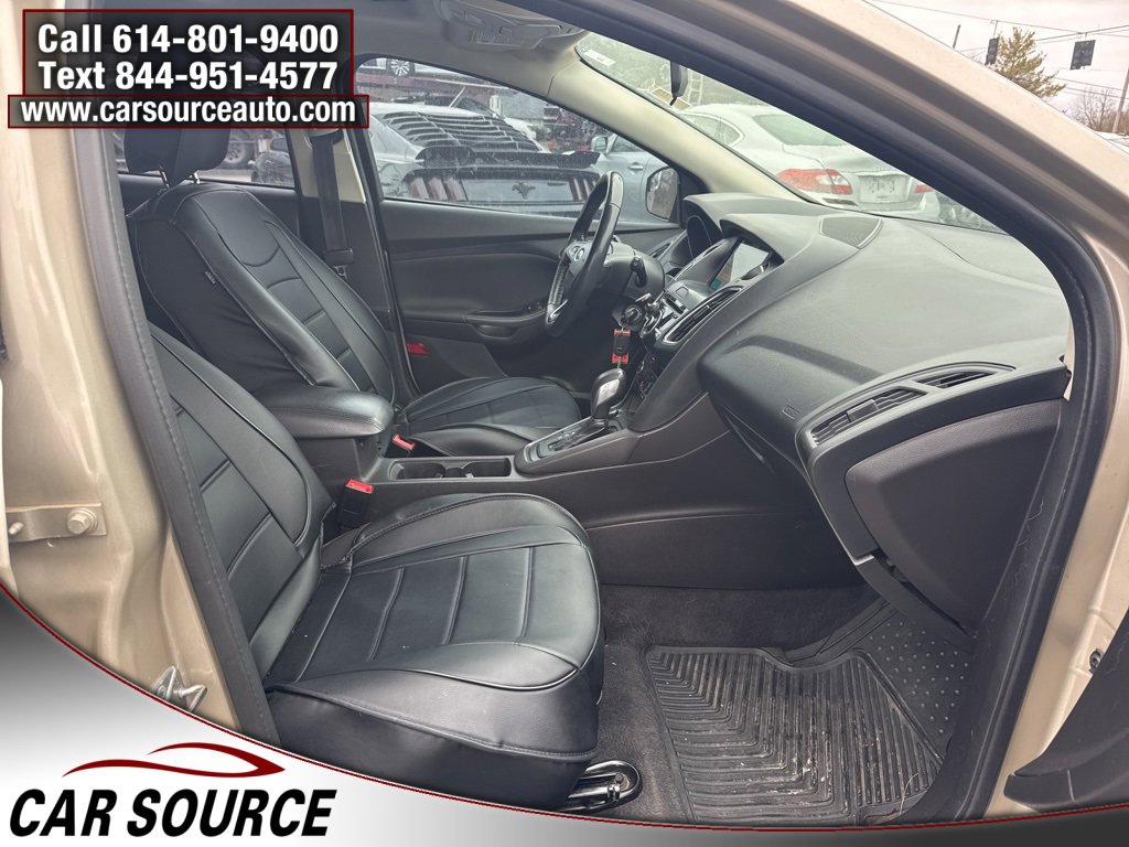 Used 2017 Ford Focus SEL w/ Cold Weather Package image 38