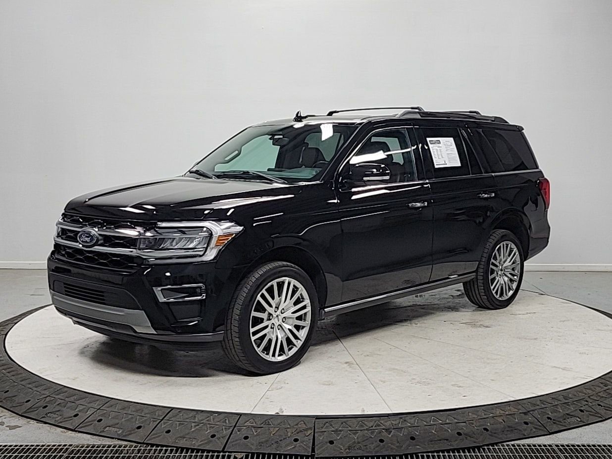 Used 2024 Ford Expedition Limited AWD/4WD image 3