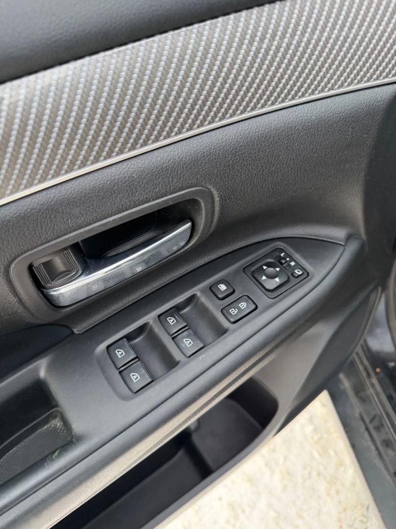 Used 2019 Mitsubishi Outlander SE image 16