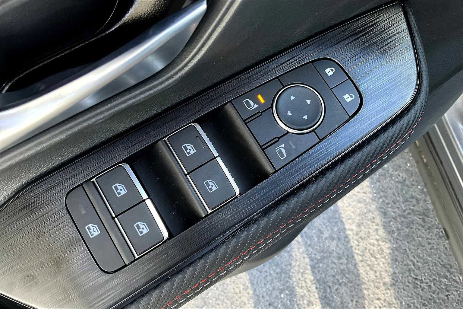 New 2026 Nissan Kicks SR image 19