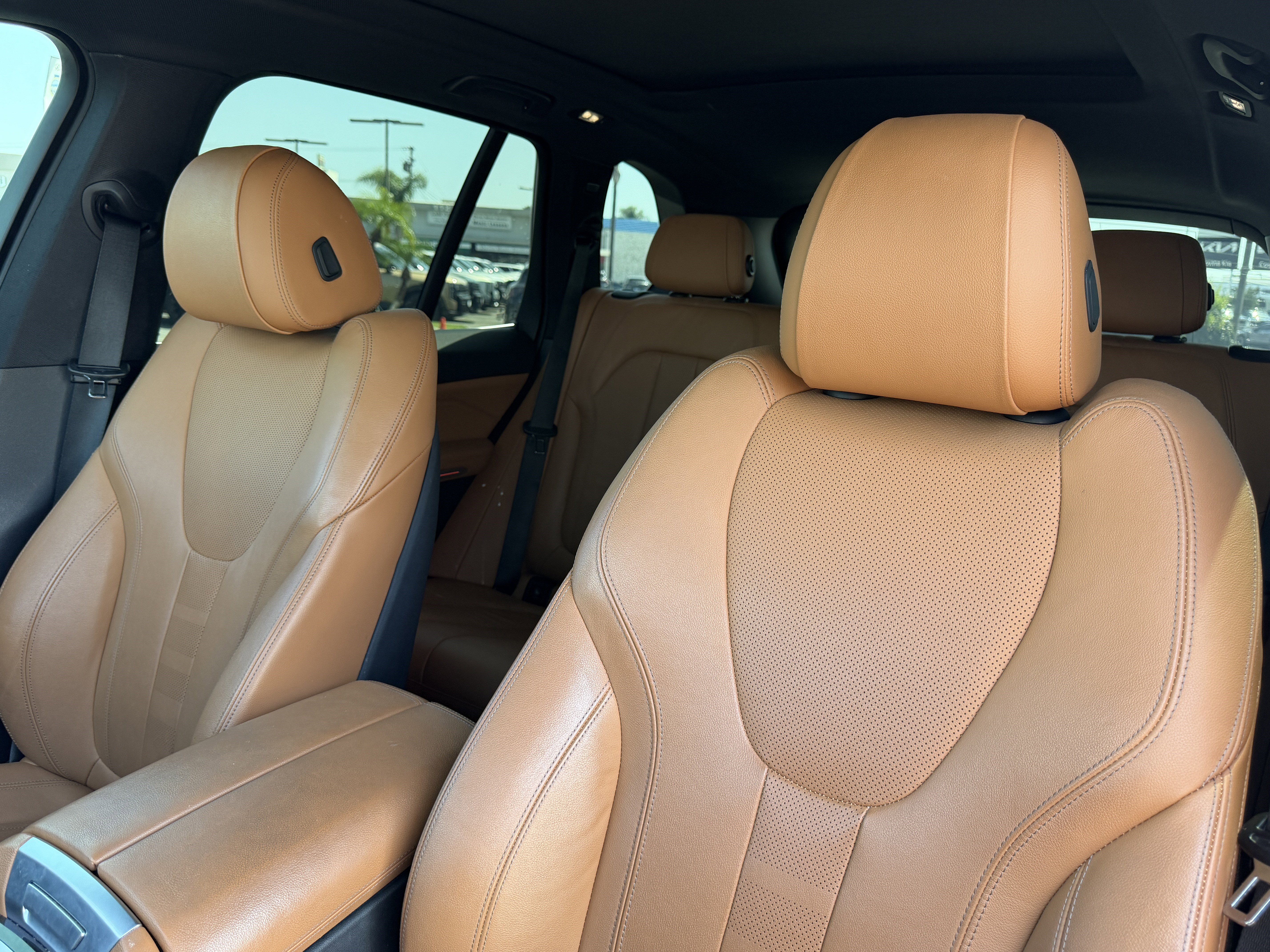 Used 2019 BMW X5 xDrive40i w/ Convenience Package AWD/4WD image 17