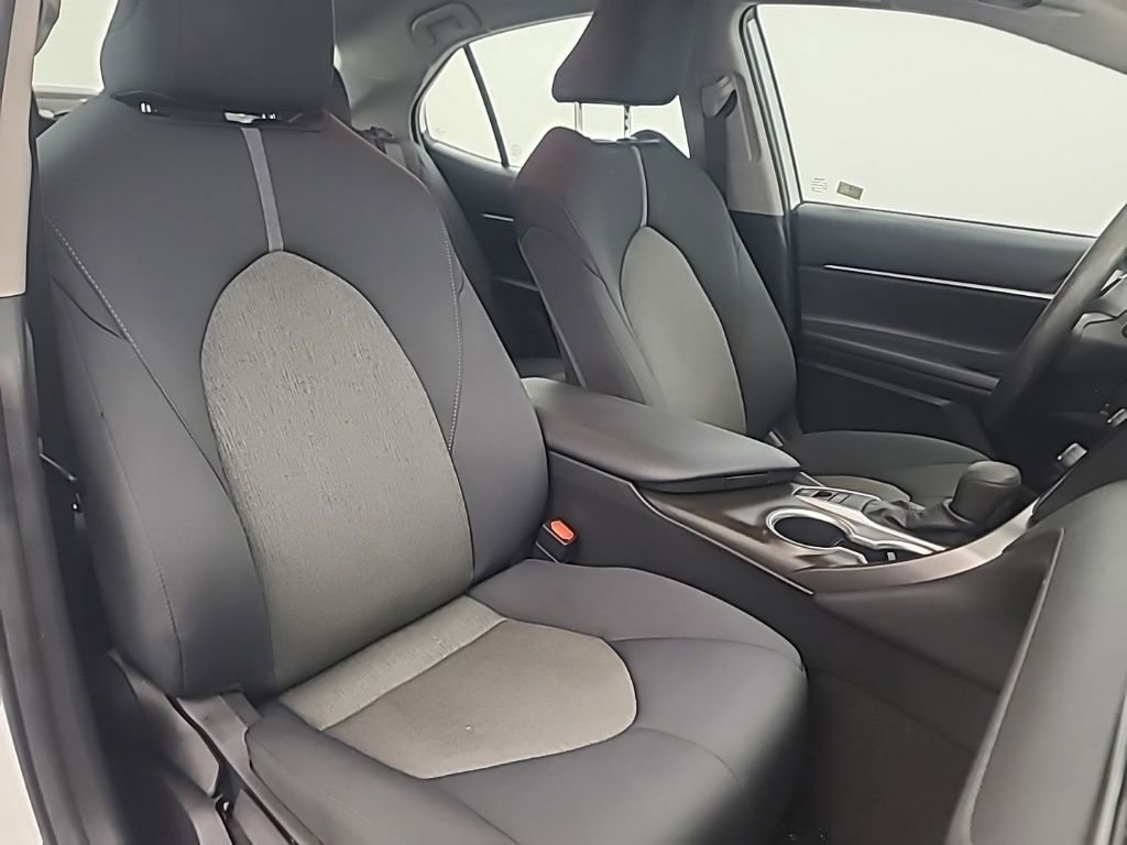 Used 2021 Toyota Camry LE image 16