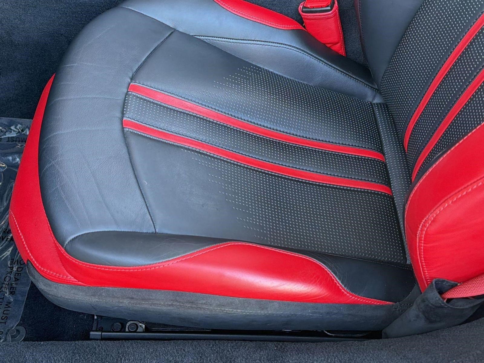Used 2021 Aston Martin V8 Vantage Roadster RWD image 14