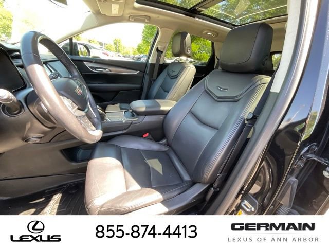 Used 2018 Cadillac XT5 Luxury w/ Driver Awareness Package AWD/4WD image 12